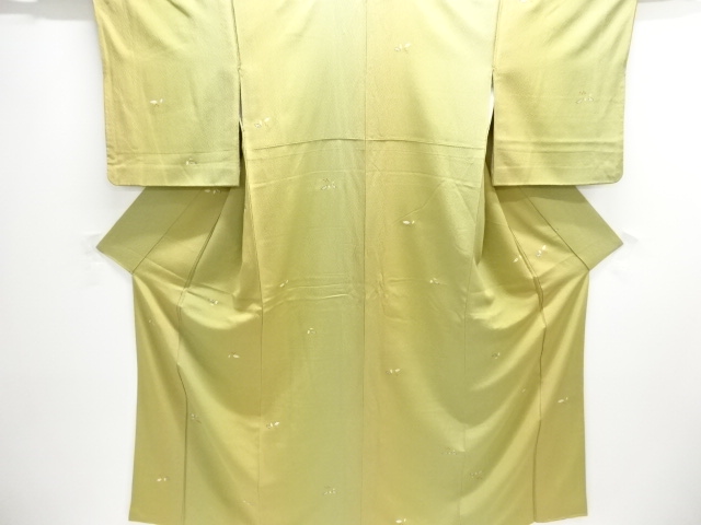 縮緬地　南天模様小紋着物